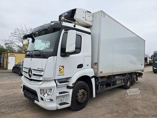 Refrigerated truck Mercedes Benz 2543 6X2 Kühlkoffer