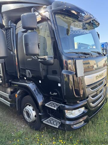 Flatbed truck with tarp DAF LF 290