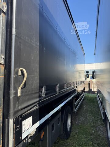 Flatbed truck with tarp DAF LF 290