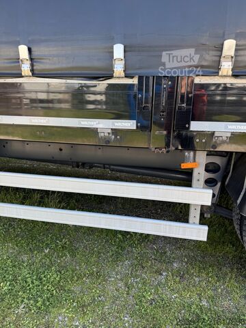 Flatbed truck with tarp DAF LF 290