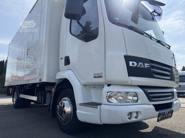 LF 45.220 12t, box body 5.62m, tail lift 1.5t DAF LF 45.220 12to., Koffer 5,62m, LBW 1,5to