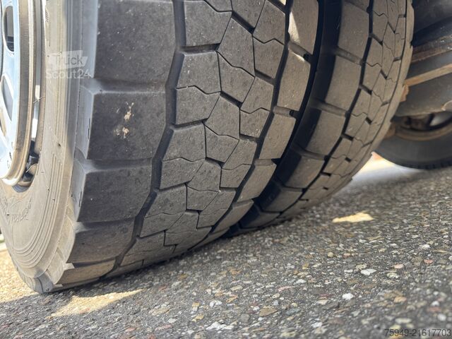 LF 45.220 12t, box body 5.62m, tail lift 1.5t DAF LF 45.220 12to., Koffer 5,62m, LBW 1,5to