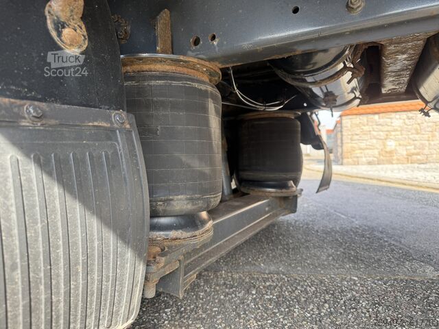 LF 45.220 12t, box body 5.62m, tail lift 1.5t DAF LF 45.220 12to., Koffer 5,62m, LBW 1,5to