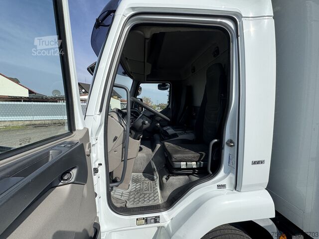 LF 45.220 12t, box body 5.62m, tail lift 1.5t DAF LF 45.220 12to., Koffer 5,62m, LBW 1,5to