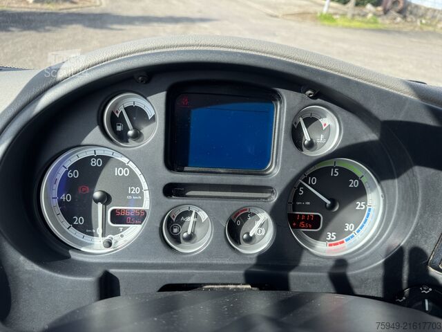 LF 45.220 12t, box body 5.62m, tail lift 1.5t DAF LF 45.220 12to., Koffer 5,62m, LBW 1,5to