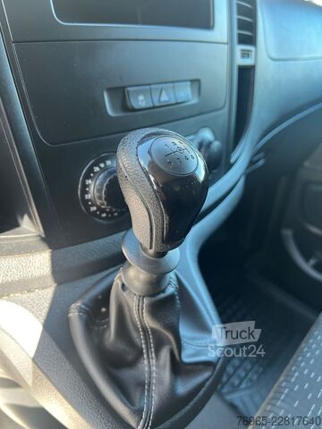 Panelvan MERCEDES-BENZ Vito 110 LANG 6G KLIMA TEMPOMAT 3-SITZE SCHRÄNKE