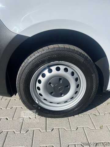 Panelvan MERCEDES-BENZ Vito 110 LANG 6G KLIMA TEMPOMAT 3-SITZE SCHRÄNKE