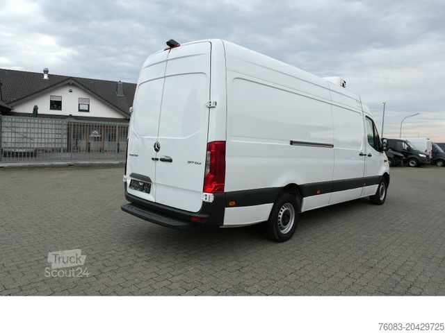 Koelwagen met geïsoleerde laadbak MERCEDES-BENZ Sprinter 317CDI Maxi Tiefkühlkasten Klima Navi