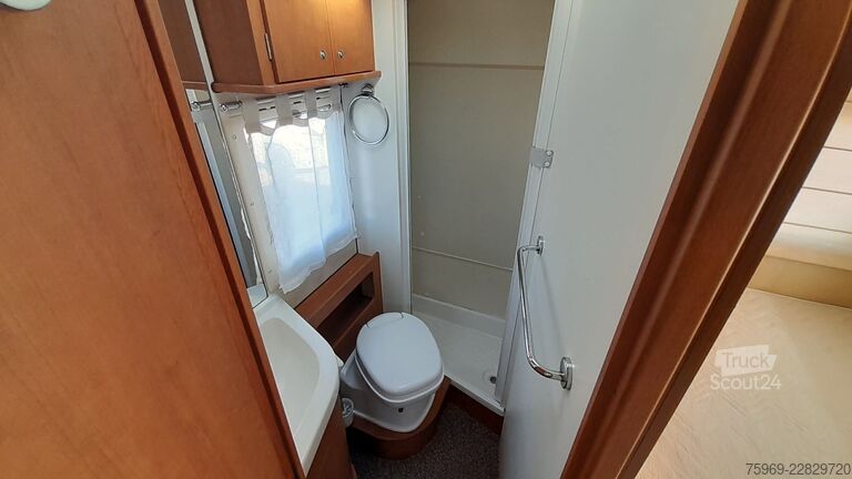 Camper semintegrato Arca P680 LSX