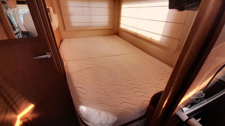 Camper semintegrato Arca P680 LSX