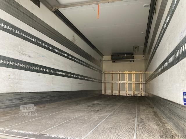 Kylbil MERCEDES-BENZ 2540 LL 6x2/4 Kühlkoffer 8.2m LBW 2,5t  Carrier