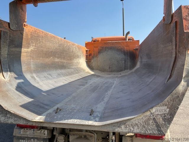 Wywrotka MAN TG-S 35.500 8x4 BB 4 Achs Muldenkipper Intarder