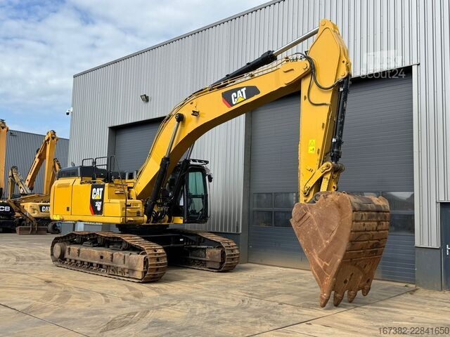 Tela-alustainen kaivinkone Caterpillar 352F