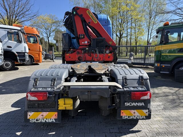 Кран, змонтований на вантажівці Scania G450 6X2 Kran Palfinger PK 26002