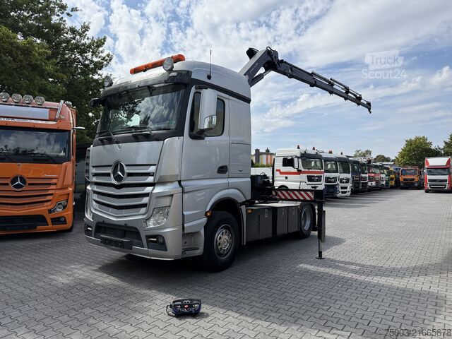 Standard tractor unit Mercedes-Benz Actros 1842LS Kran HMF 2020 bis 18 Meter