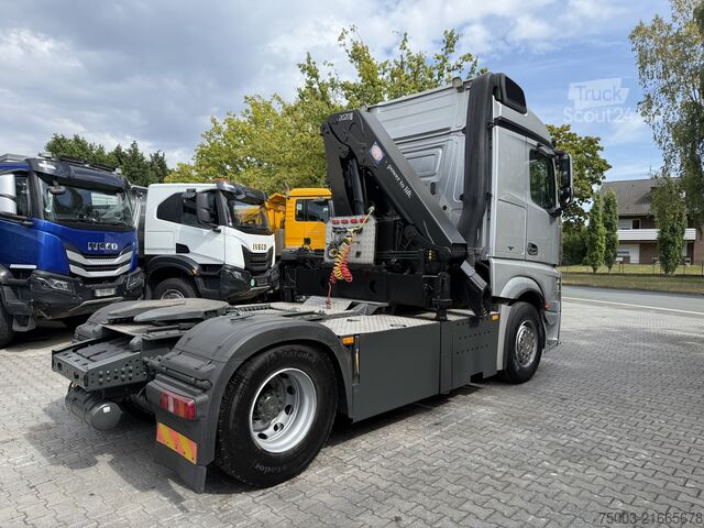 Standard tractor unit Mercedes-Benz Actros 1842LS Kran HMF 2020 bis 18 Meter