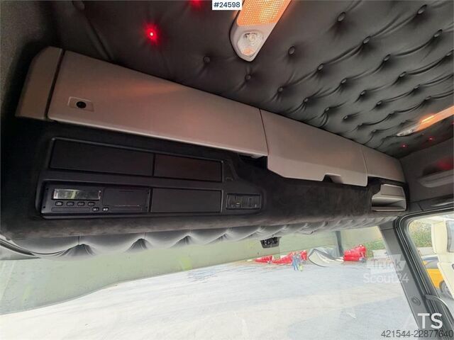 Žeriavové vozidlo Scania R500 8x2 Crane truck – HMF 7020 with jib and winch