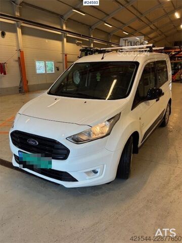 Augsta jumta universālis Ford Transit Connect van