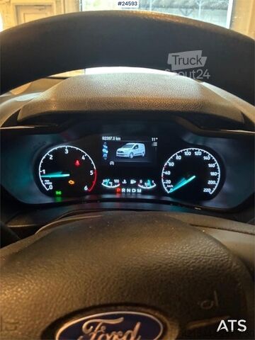 Augsta jumta universālis Ford Transit Connect van
