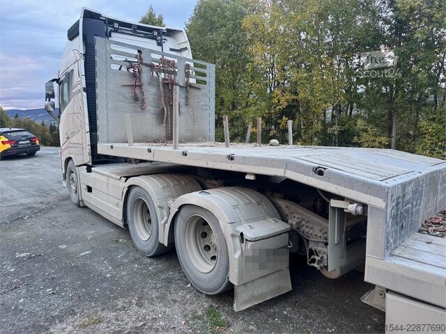Standard-SZM Volvo FH500 6x4 Tractor Unit with Hydraulics – 230,000 k