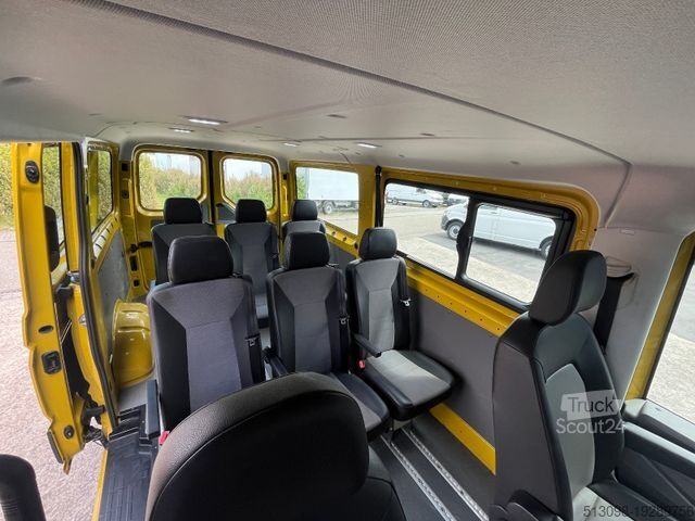 Miniautocarro VOLKSWAGEN CRAFTER 2.0TDI 8 SITZER TEMP. KLIMA AHK 1.HAND