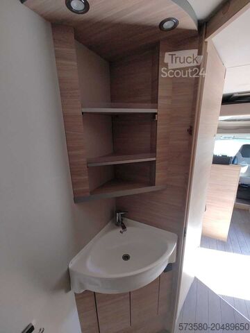 Semi-integrated motorhome Fiat Ducato Carasuite 650 MF Teilintegriert | Voll ausgestattet