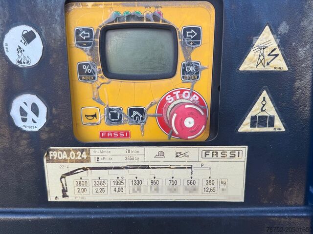 Dvignalo nameščeno na tovornjak Iveco EuroCargo 120