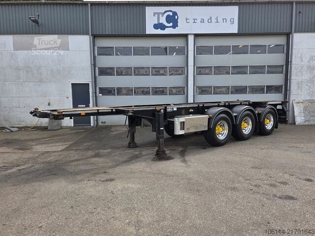 Konténerszállítás Van Hool 3-ASSIGE OPLEGGER A3C002  20/30 FT ADR trailer.