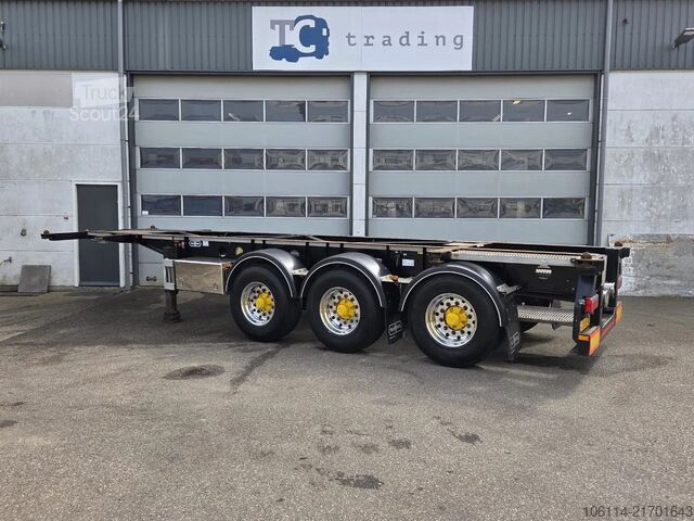 Konténerszállítás Van Hool 3-ASSIGE OPLEGGER A3C002  20/30 FT ADR trailer.