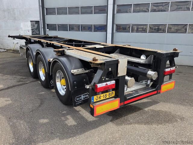 Konténerszállítás Van Hool 3-ASSIGE OPLEGGER A3C002 20/30 FT ADR trailer.