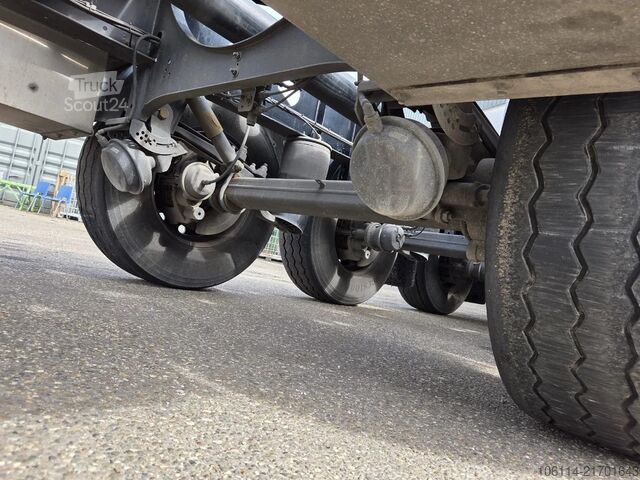 Konténerszállítás Van Hool 3-ASSIGE OPLEGGER A3C002  20/30 FT ADR trailer.