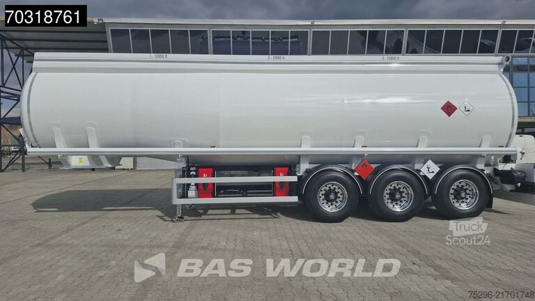 شاحنة صهريج Lion Trailer LT 3 axles