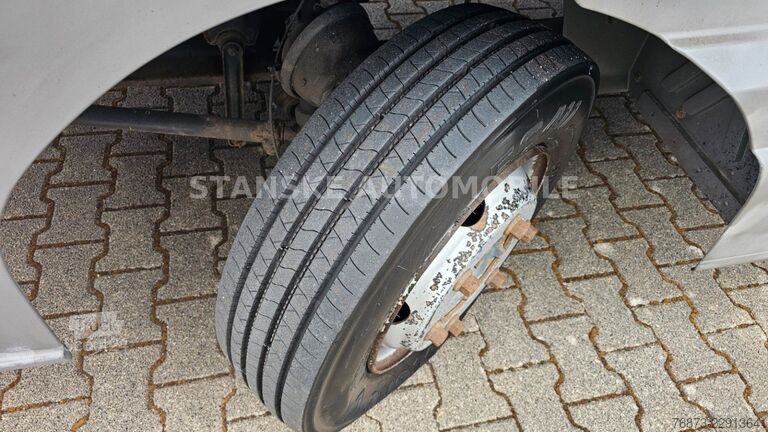 Skåpbil MERCEDES-BENZ ATEGO 816 KLIMA BLAT / LÜFT Wechselfahrgestell