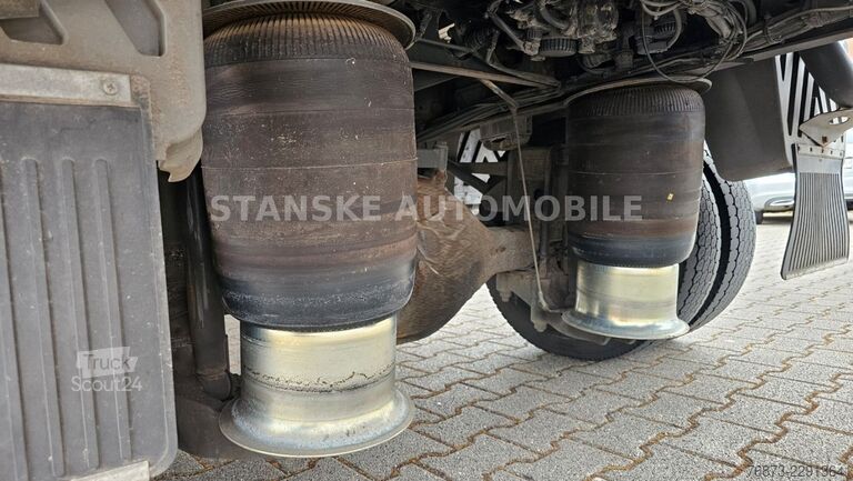 Skåpbil MERCEDES-BENZ ATEGO 816 KLIMA BLAT / LÜFT Wechselfahrgestell