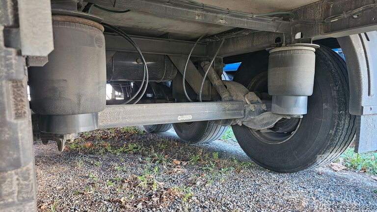 Šaldytuvas puspriekabė LAMBERET SR2 Carrier Vector 1550 11.000Hour BPW
