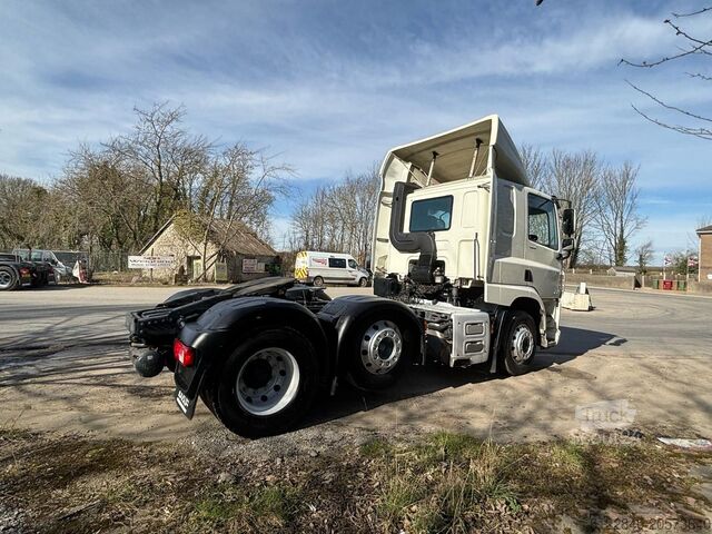 Tracteur routier standard DAF CF 450 (RHD)