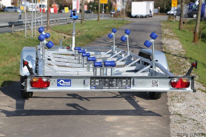 ремарке за лодки Blyss P3520HT Bootsanhänger 3500kgGG 900x255cm