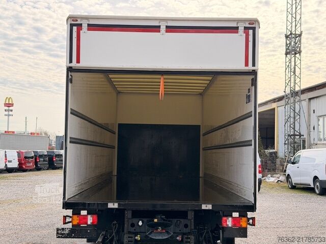 Autocamion cu caroserie tip cutie MAN TGL 12.250 BL 4X2 Koffer+LBW*AHK*KLIMA*K