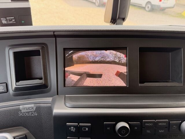 Autocamion cu caroserie tip cutie MAN TGL 12.250 BL 4X2 Koffer+LBW*AHK*KLIMA*K