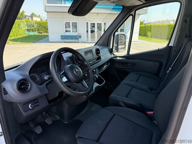 Camion bâché Mercedes-Benz sprinter 416