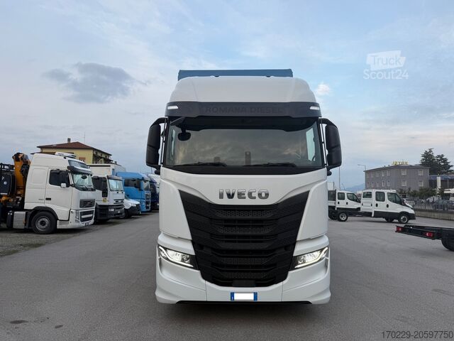 Volquete Iveco S-WAY 570