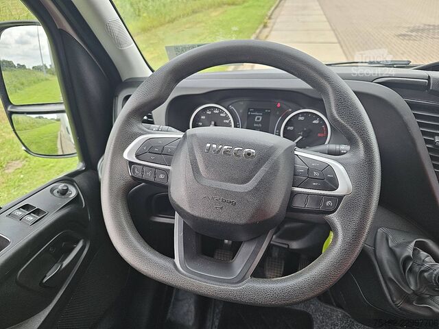 IVECO DAILY 35C16 bakwagen laadklep! IVECO DAILY 35C16 Bakwagen Laadklep!