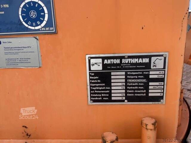 Tovornjaška dvižna delovna ploščad Mercedes-Benz 1117