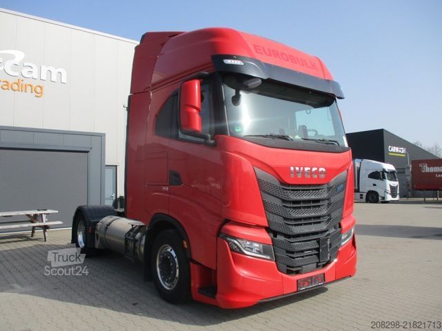 Standard dragbil IVECO S WAY 460 LNG | AIRCO | INTARDER | 2 BEDS | CC |