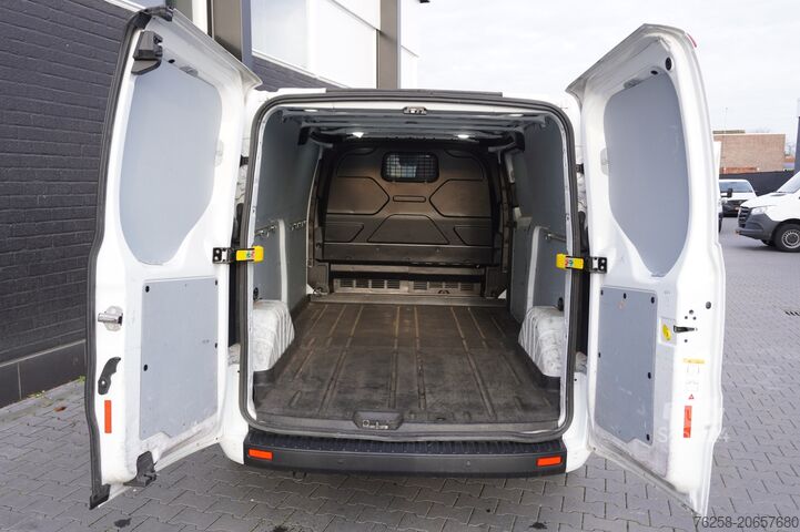 Bestelbus Ford Transit Custom 2.0 TDCI 130PK L2 EURO 6 - Airco...