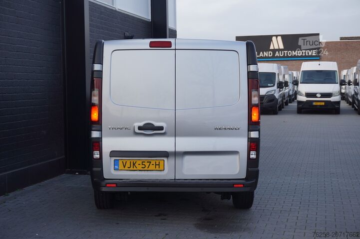 Delivery van Renault Trafic 2.0 dCi 120PK 2x schuifdeur EURO 6 - Air...