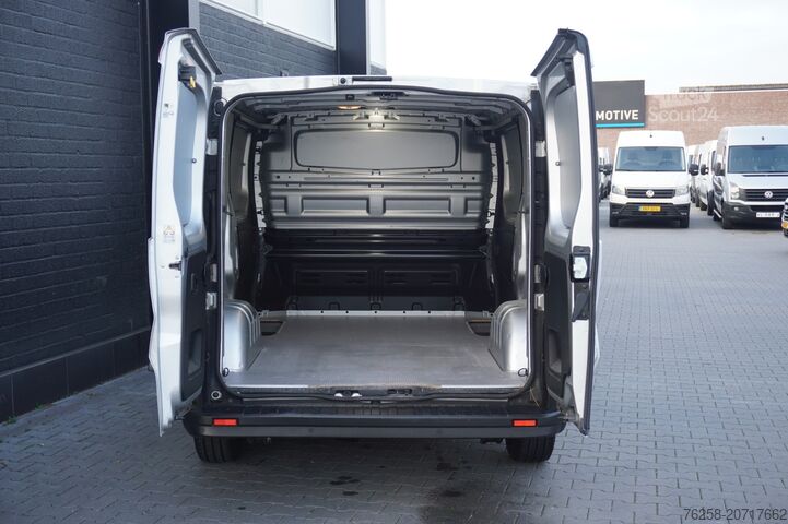 Delivery van Renault Trafic 2.0 dCi 120PK 2x schuifdeur EURO 6 - Air...