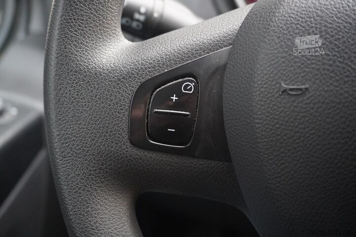 Delivery van Renault Trafic 2.0 dCi 120PK 2x schuifdeur EURO 6 - Air...