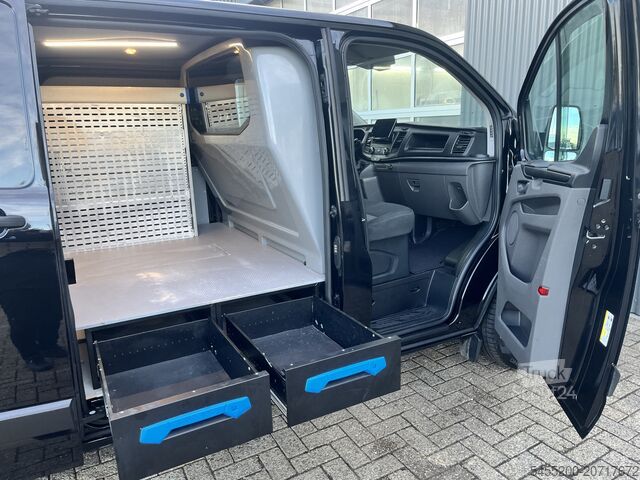 High-roof van Ford Transit Custom 300 2.0 TDCI L2H1 Sortimo kastin...