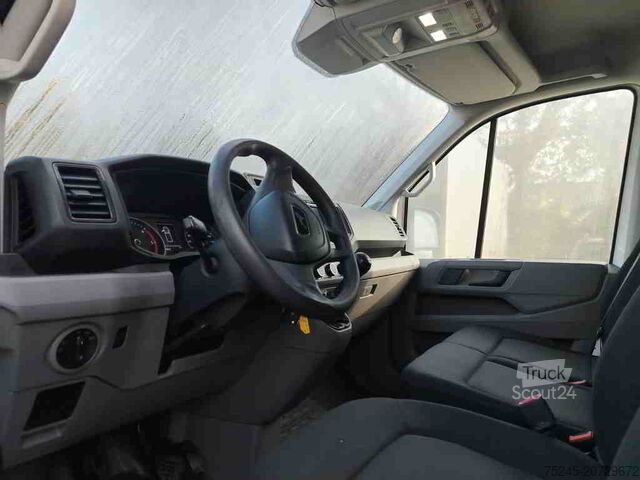 Kombi s ponjavo MAN TGE 3. 180